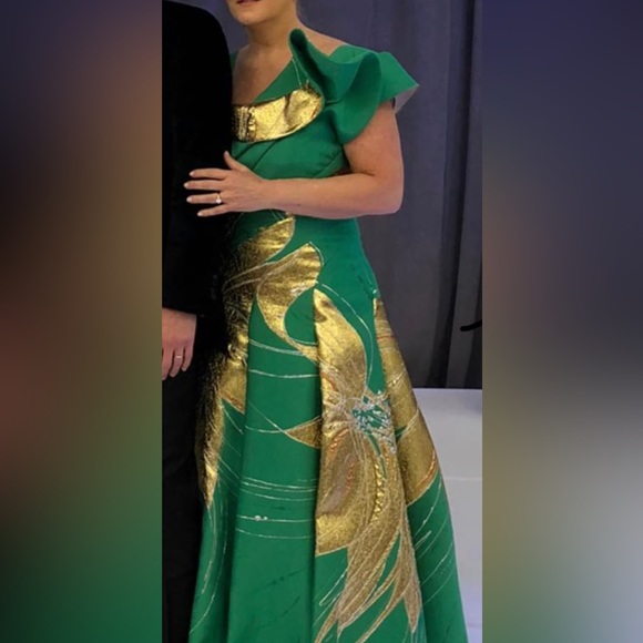 Isabel Sanchis, gown dress, Green and gold, size 8/10 - Picture 1 of 1